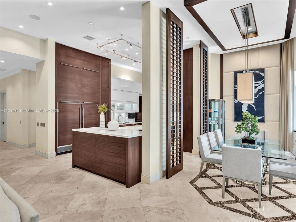 For Sale: $3,995,000 (7 beds, 8 baths, 6842 Square Feet)