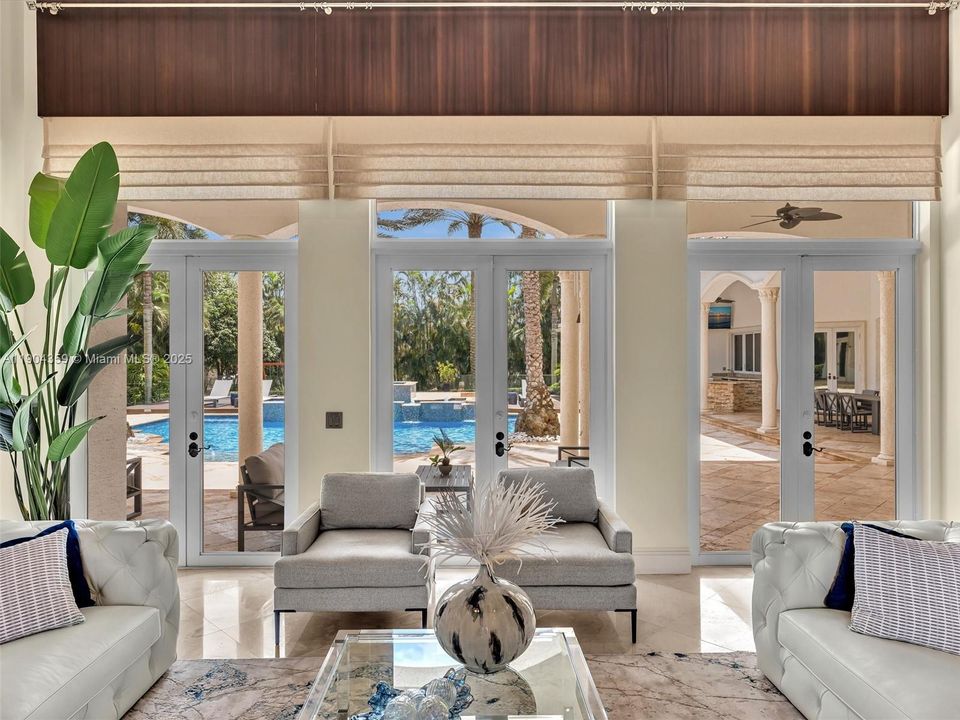 For Sale: $3,995,000 (7 beds, 8 baths, 6842 Square Feet)