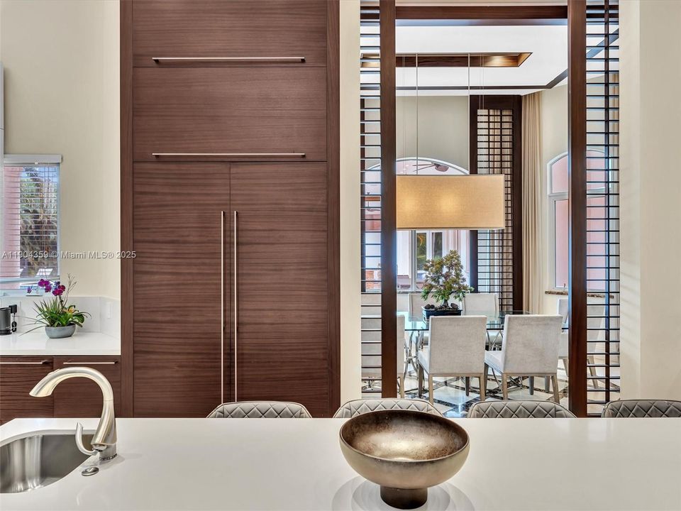 For Sale: $3,995,000 (7 beds, 8 baths, 6842 Square Feet)