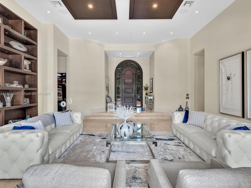 For Sale: $3,995,000 (7 beds, 8 baths, 6842 Square Feet)