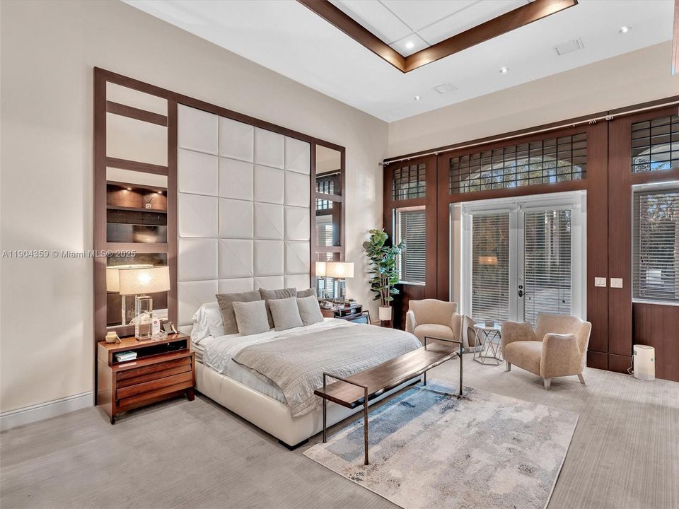 For Sale: $3,995,000 (7 beds, 8 baths, 6842 Square Feet)