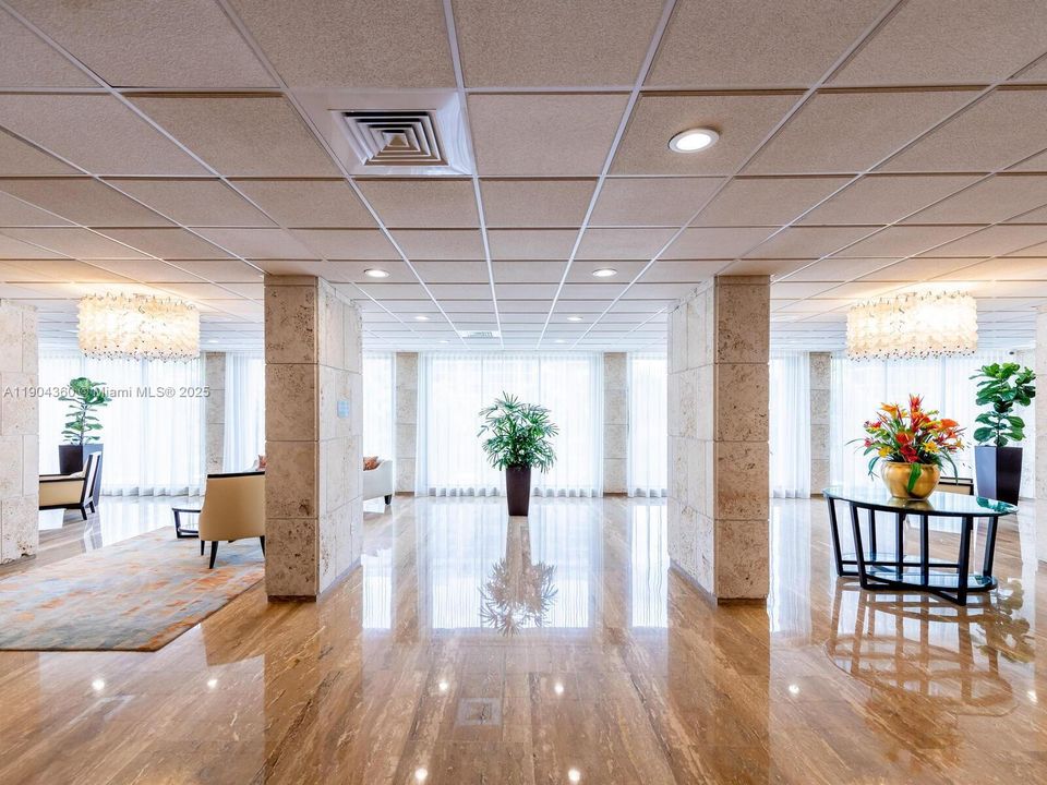 For Rent: $2,300 (1 beds, 1 baths, 870 Square Feet)