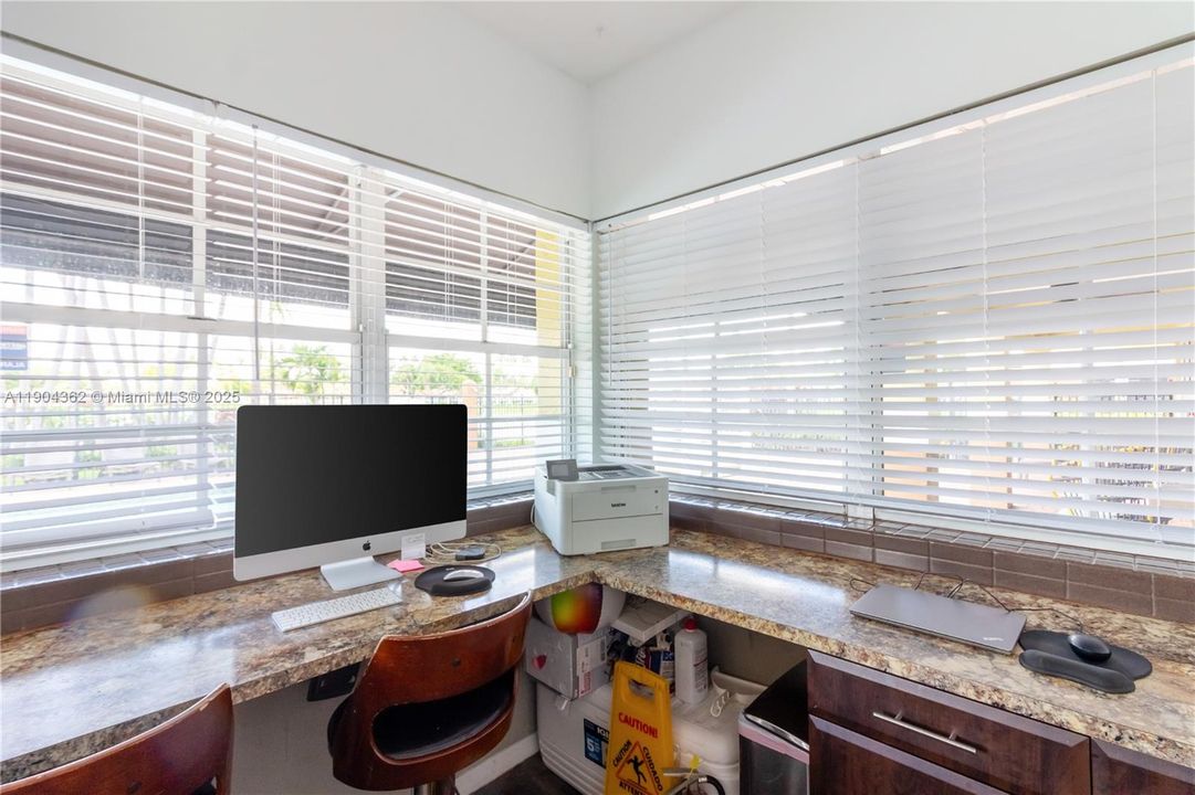 Recently Rented: $2,349 (2 beds, 2 baths, 1050 Square Feet)