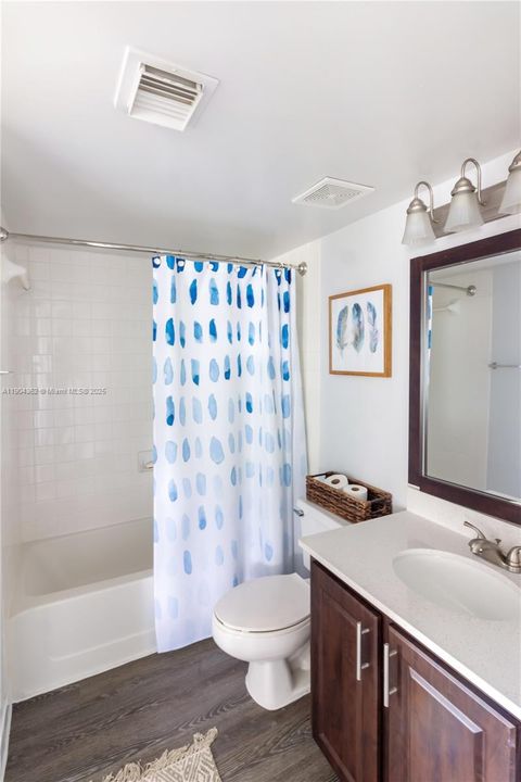 Recently Rented: $2,349 (2 beds, 2 baths, 1050 Square Feet)