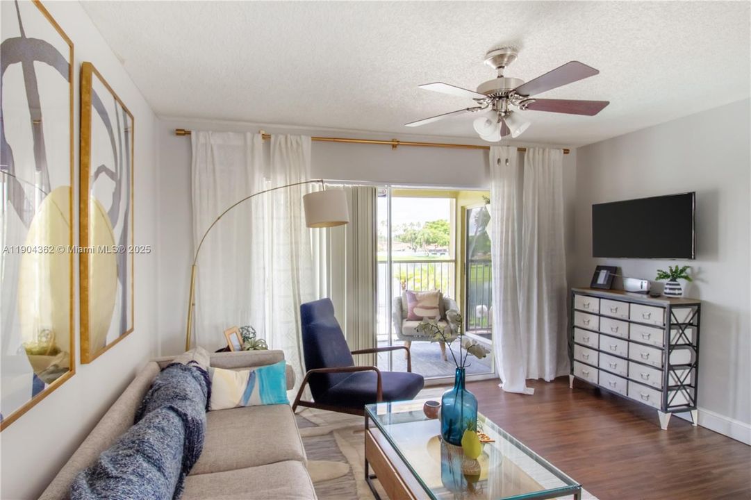 Recently Rented: $2,349 (2 beds, 2 baths, 1050 Square Feet)