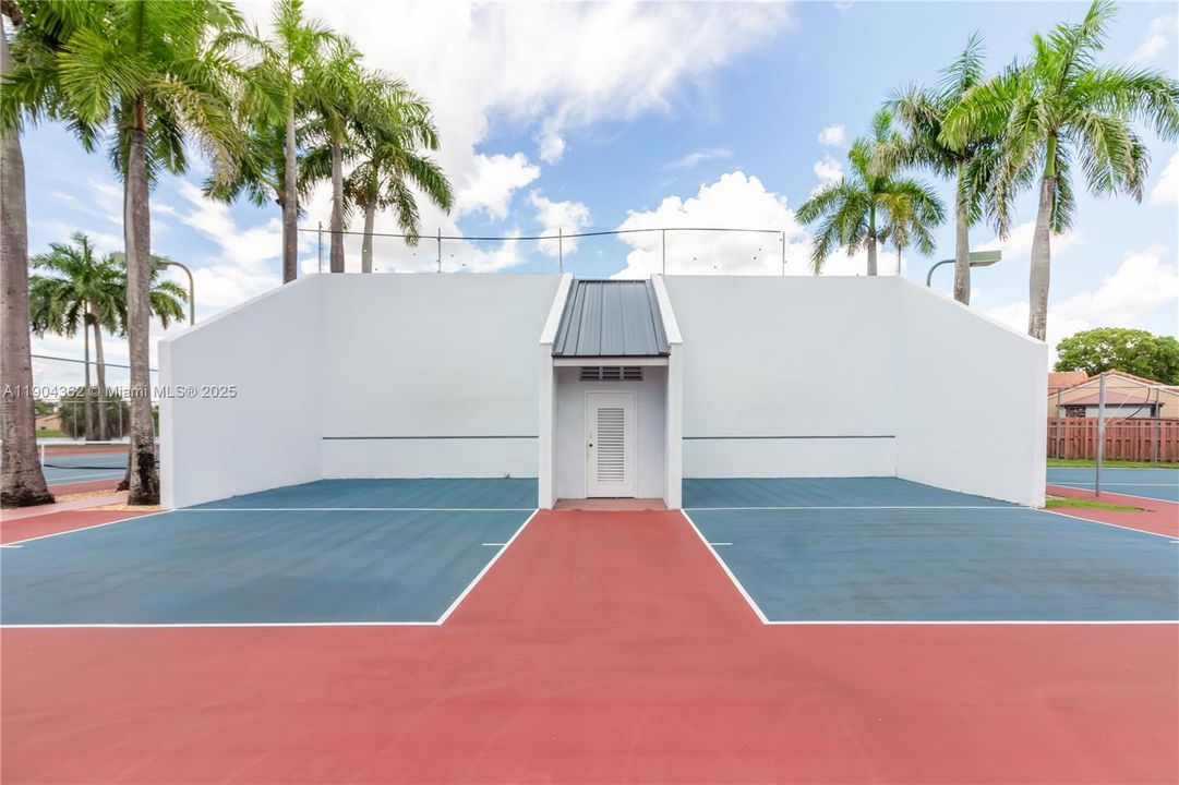 Recently Rented: $2,349 (2 beds, 2 baths, 1050 Square Feet)