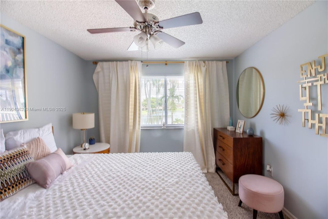 Recently Rented: $2,349 (2 beds, 2 baths, 1050 Square Feet)