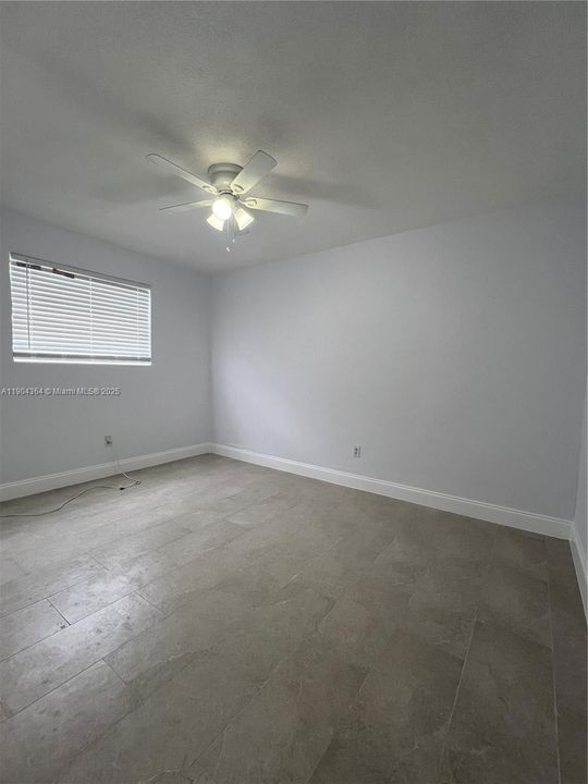 Под контрактом: $1,995 (2 спален, 1 ванн, 725 Квадратных фут)