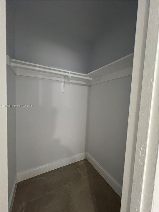 Под контрактом: $1,995 (2 спален, 1 ванн, 725 Квадратных фут)