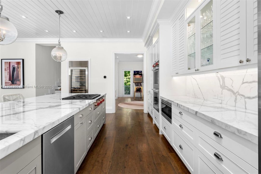 For Sale: $13,900,000 (4 beds, 4 baths, 5319 Square Feet)