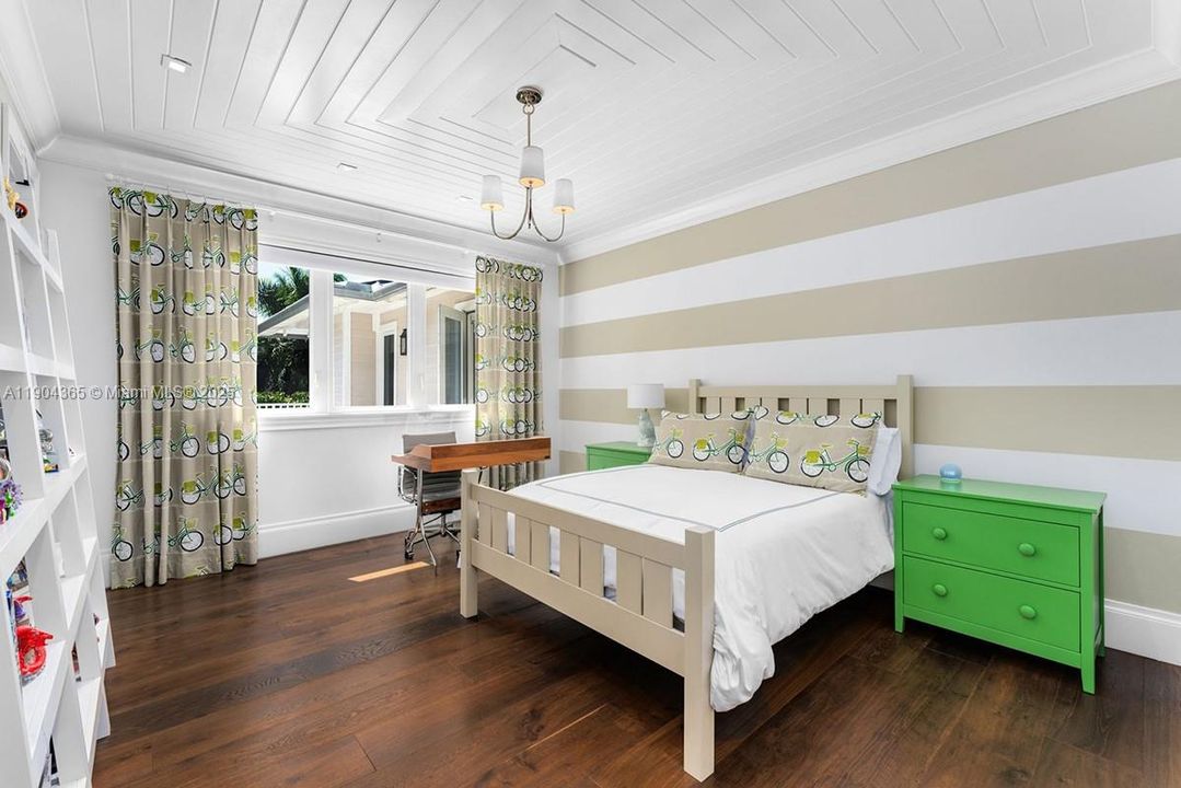 For Sale: $13,900,000 (4 beds, 4 baths, 5319 Square Feet)