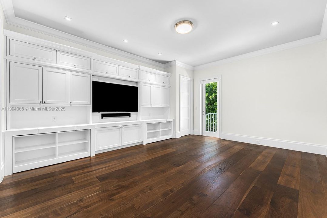 For Sale: $13,900,000 (4 beds, 4 baths, 5319 Square Feet)