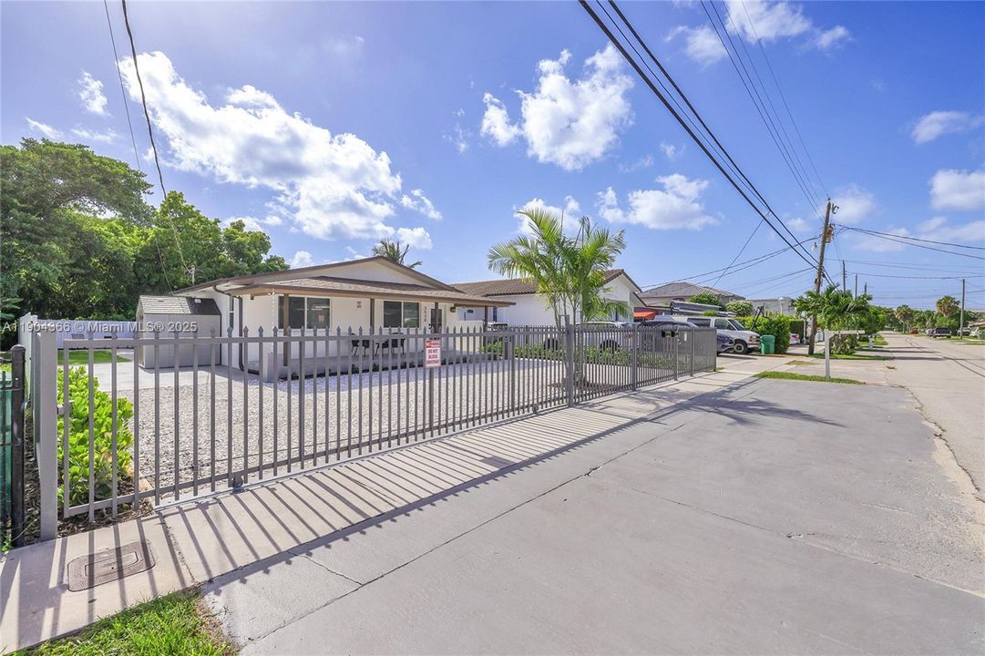 Active With Contract: $889,900 (0 beds, 0 baths, 1685 Square Feet)