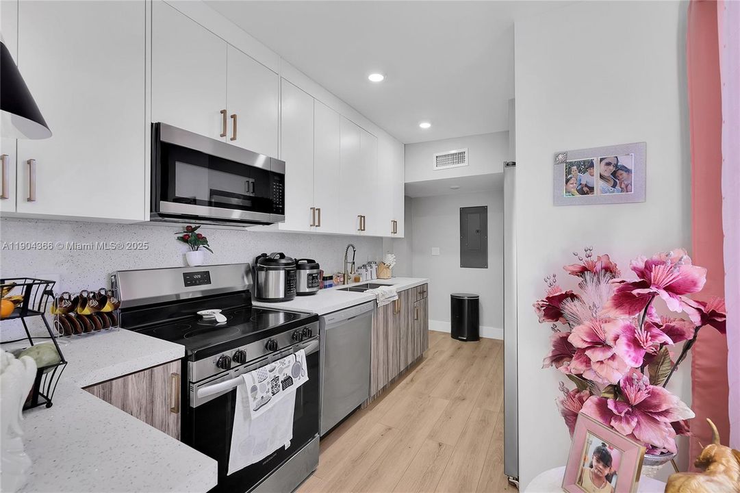 Active With Contract: $889,900 (0 beds, 0 baths, 1685 Square Feet)