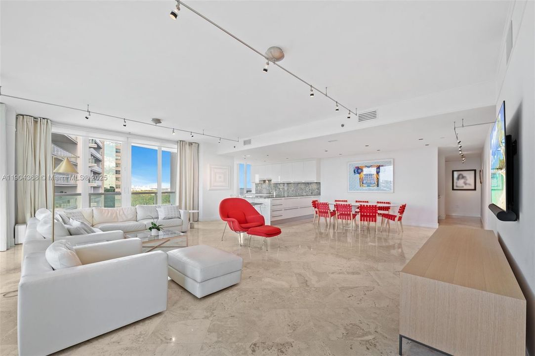Active With Contract: $1,875,000 (2 beds, 2 baths, 1910 Square Feet)