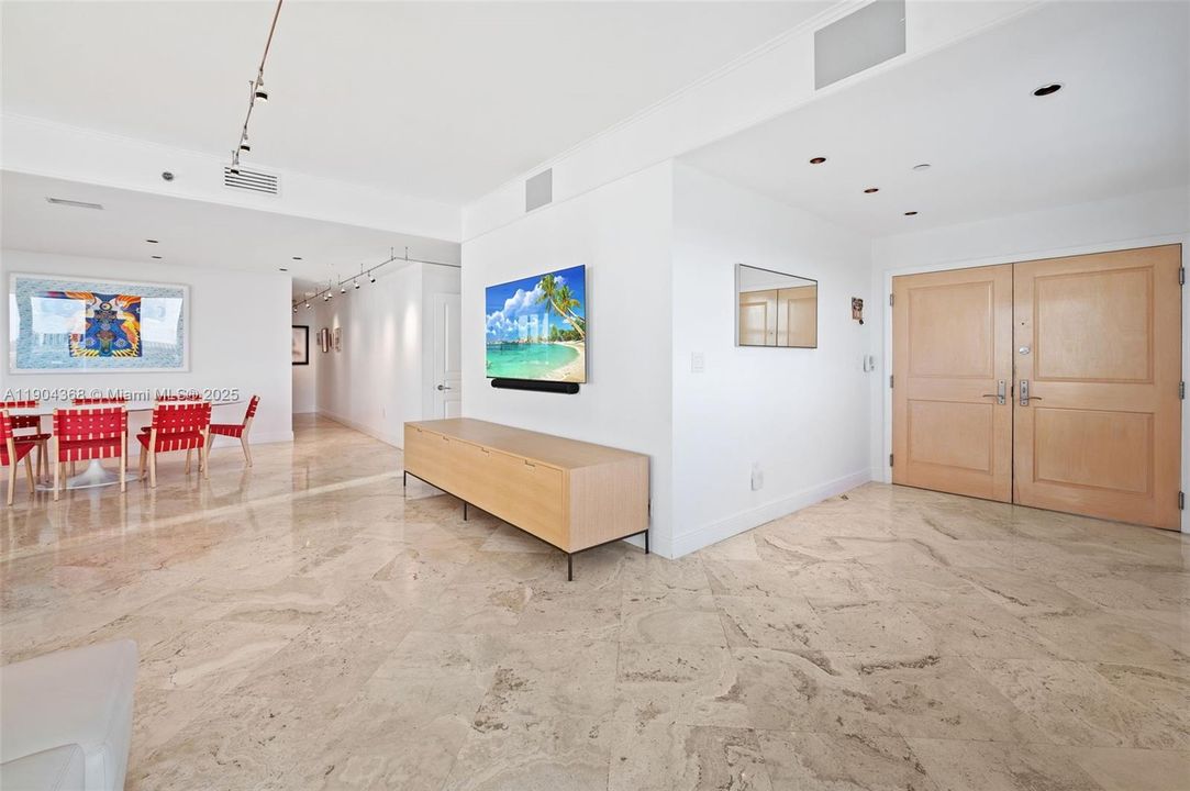 Active With Contract: $1,875,000 (2 beds, 2 baths, 1910 Square Feet)
