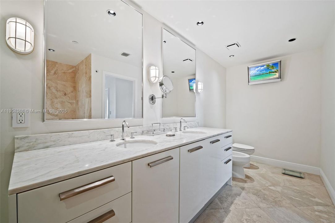 Active With Contract: $1,875,000 (2 beds, 2 baths, 1910 Square Feet)