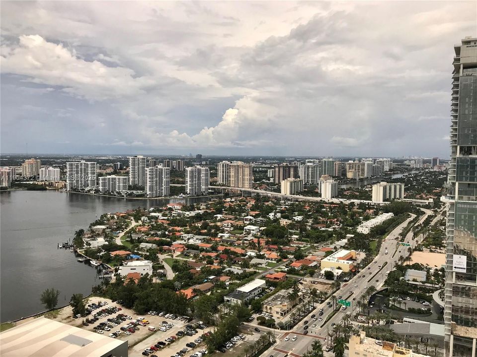 For Sale: $1,695,000 (2 beds, 2 baths, 1643 Square Feet)