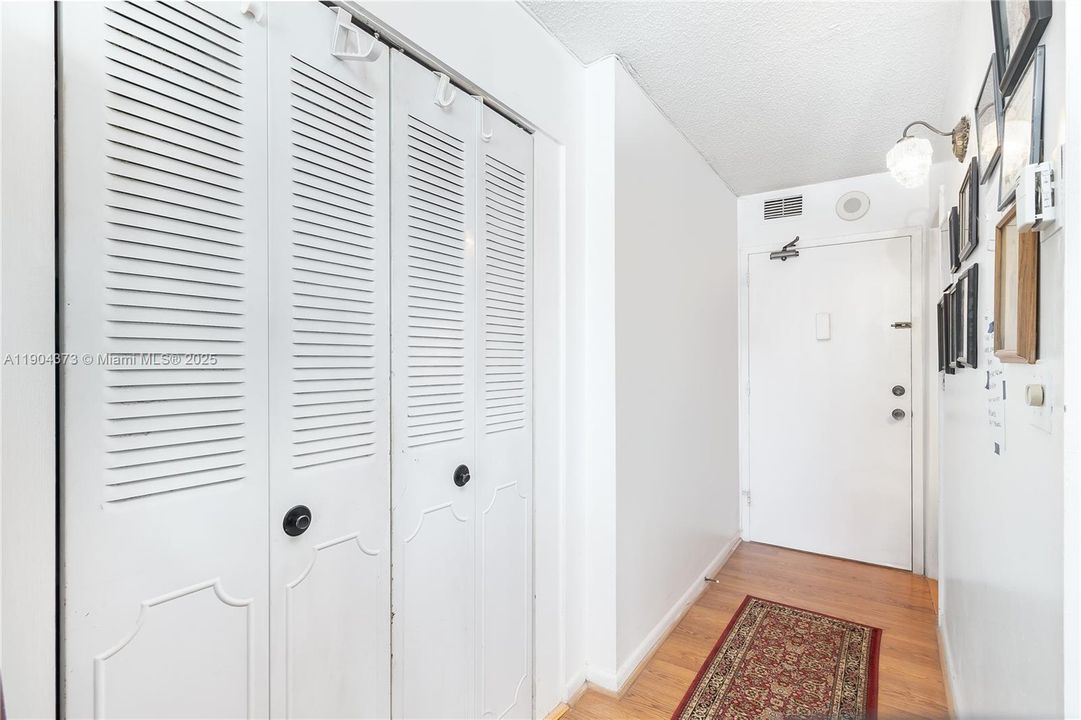 For Sale: $399,000 (0 beds, 1 baths, 407 Square Feet)