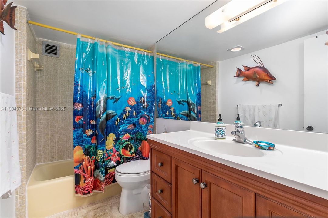 For Sale: $399,000 (0 beds, 1 baths, 407 Square Feet)