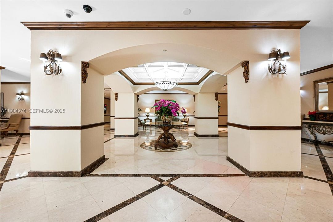 待售: $249,900 (1 贝兹, 1 浴室, 918 平方英尺)