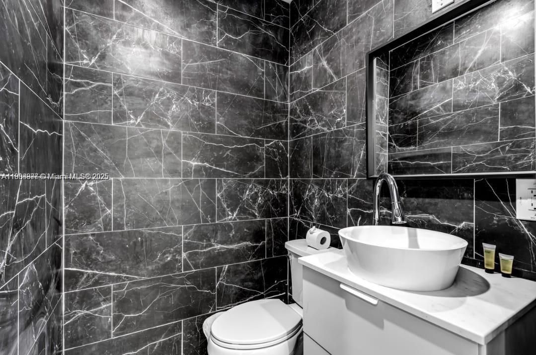 For Rent: $1,938 (5 beds, 3 baths, 2465 Square Feet)