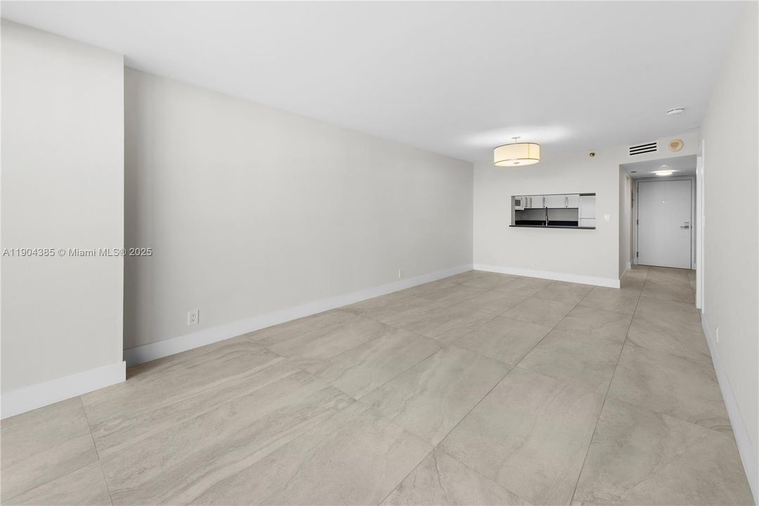 For Rent: $3,100 (1 beds, 1 baths, 848 Square Feet)