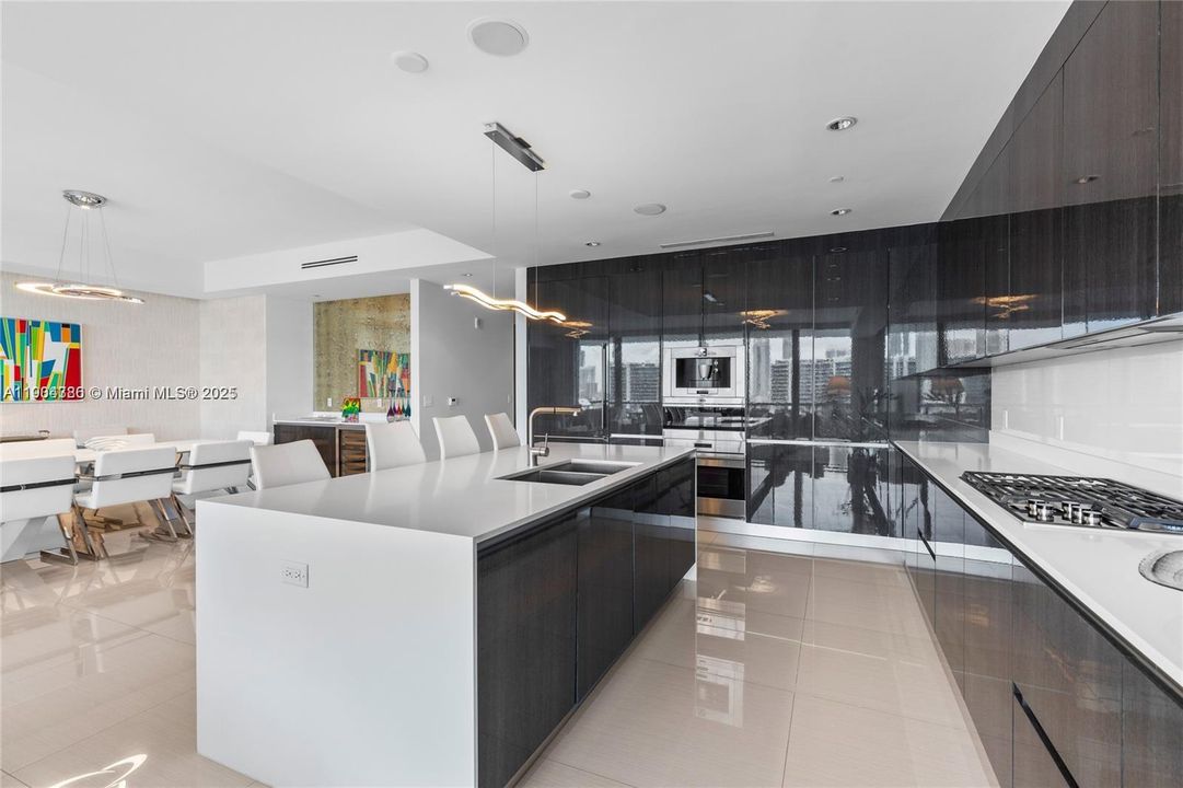 For Sale: $3,500,000 (4 beds, 6 baths, 3801 Square Feet)