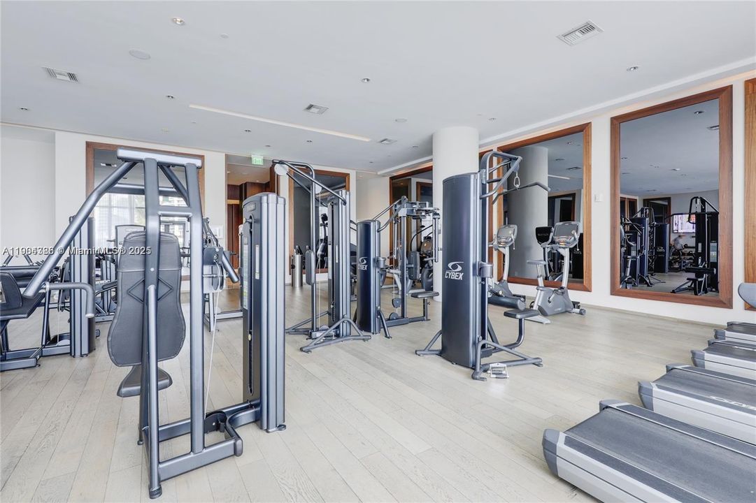 For Sale: $3,500,000 (4 beds, 6 baths, 3801 Square Feet)