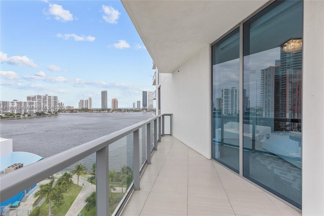 For Sale: $3,500,000 (4 beds, 6 baths, 3801 Square Feet)