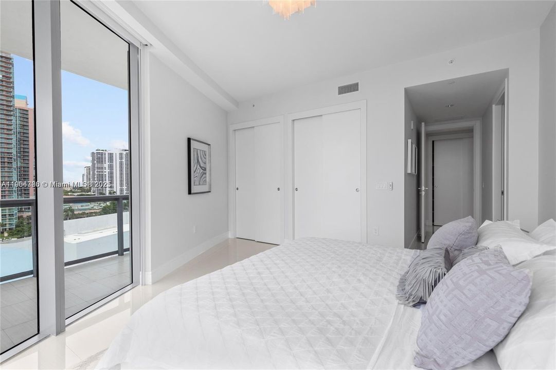 For Sale: $3,500,000 (4 beds, 6 baths, 3801 Square Feet)