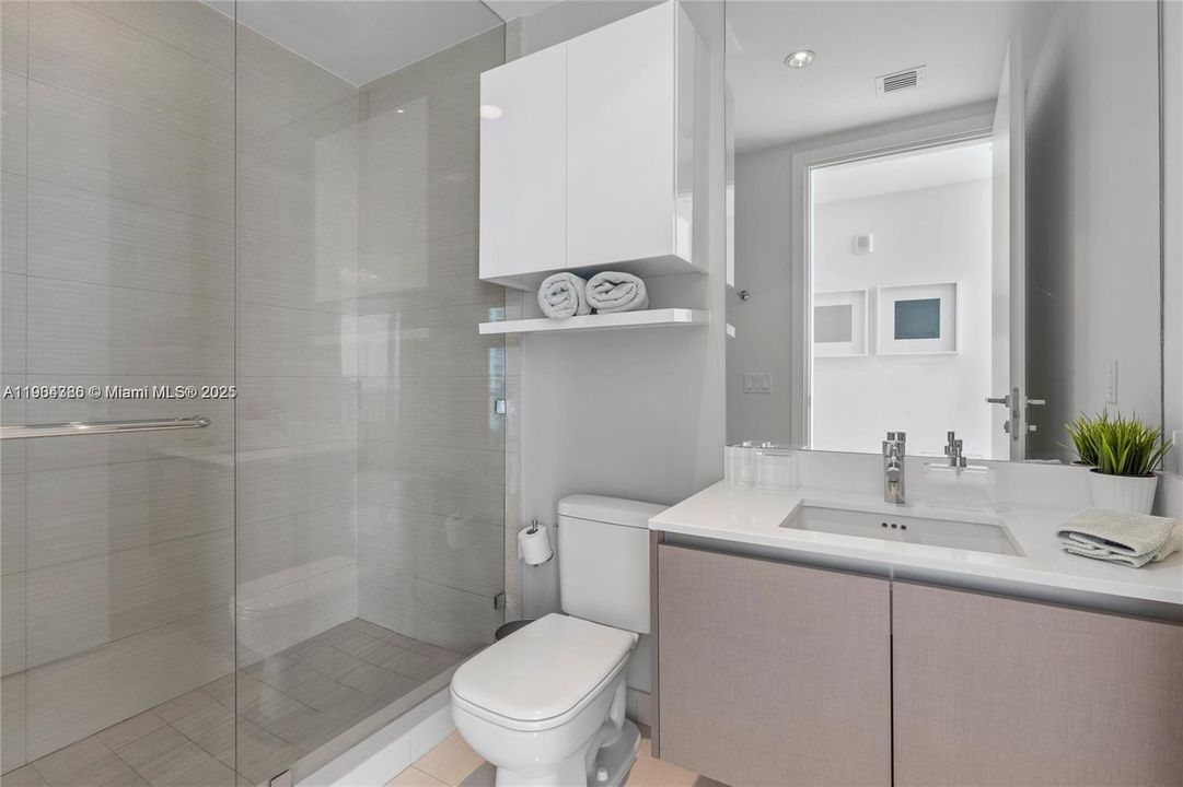 For Sale: $3,500,000 (4 beds, 6 baths, 3801 Square Feet)