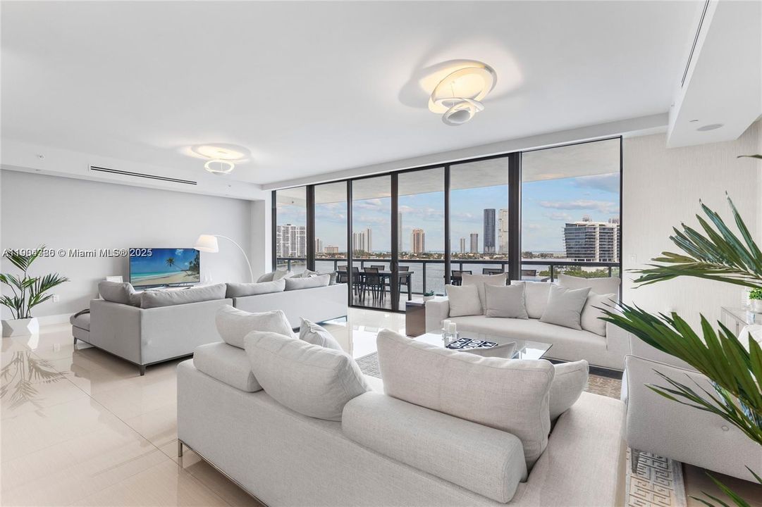 For Sale: $3,500,000 (4 beds, 6 baths, 3801 Square Feet)