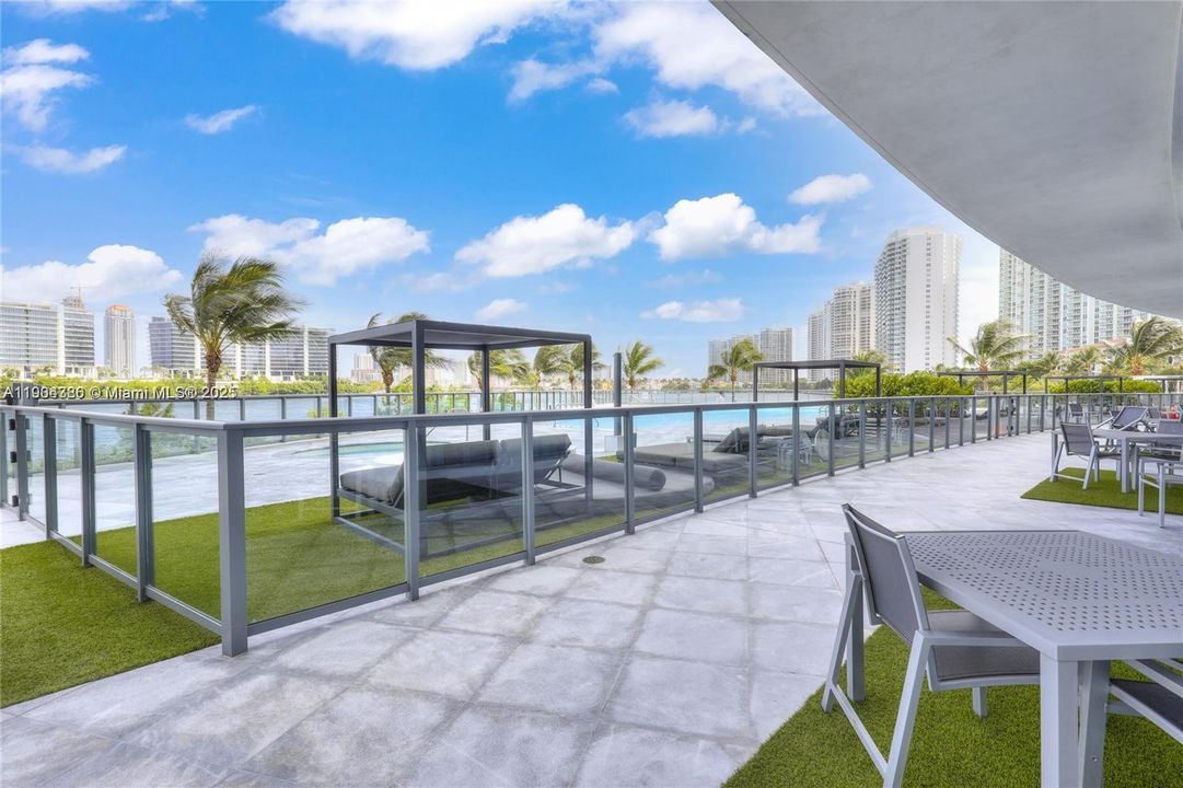 For Sale: $3,500,000 (4 beds, 6 baths, 3801 Square Feet)