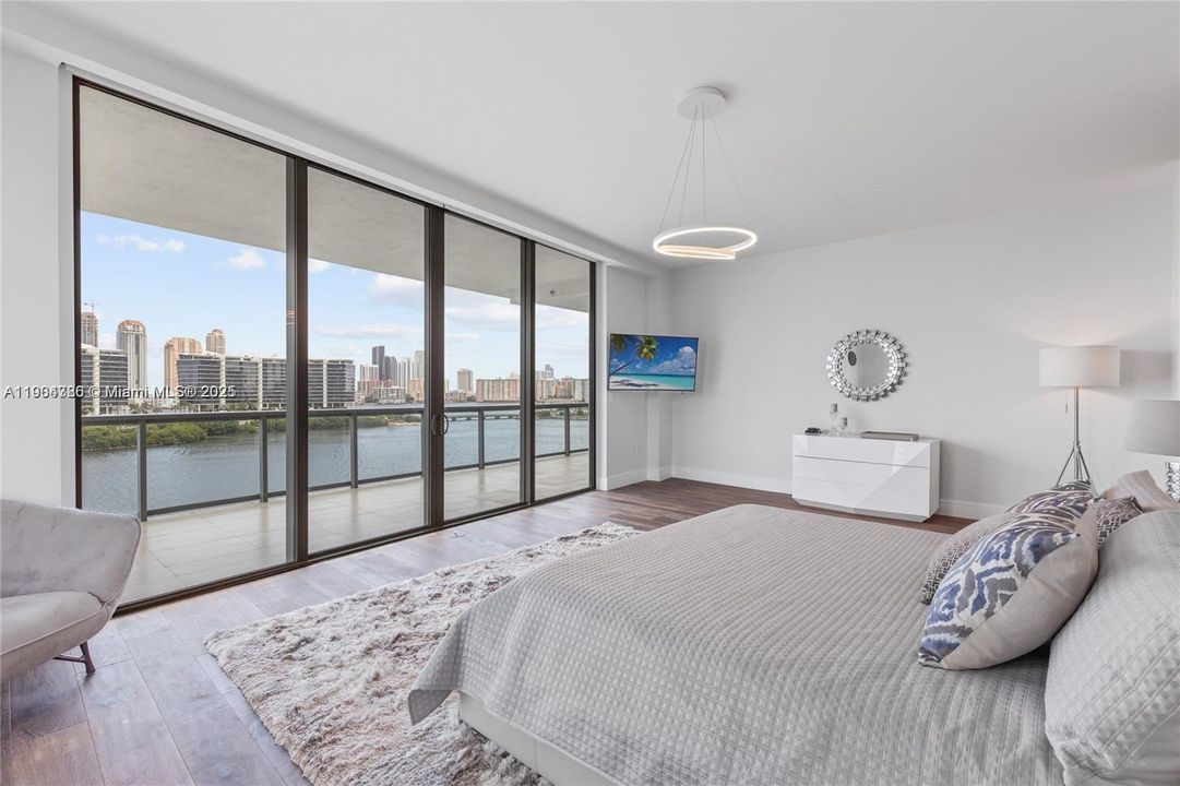 For Sale: $3,500,000 (4 beds, 6 baths, 3801 Square Feet)