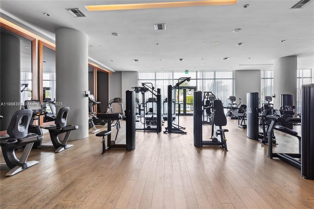 For Sale: $3,500,000 (4 beds, 6 baths, 3801 Square Feet)