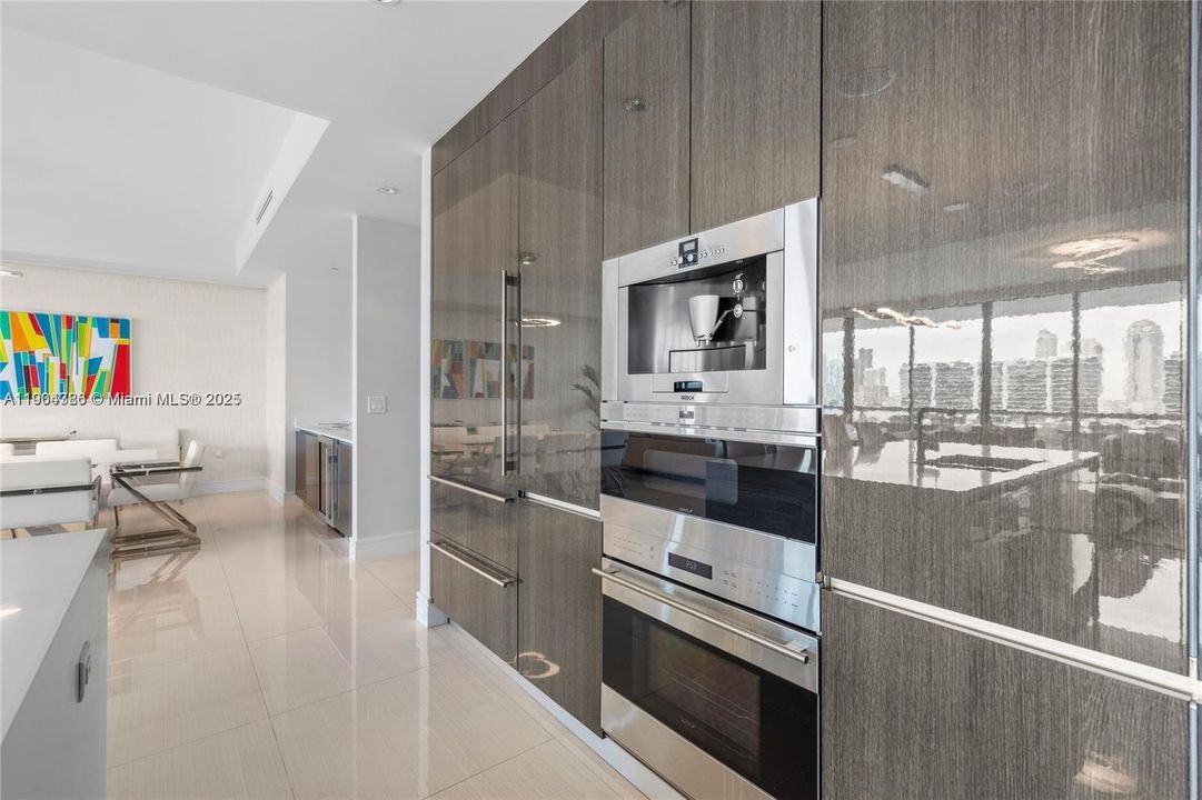 For Sale: $3,500,000 (4 beds, 6 baths, 3801 Square Feet)