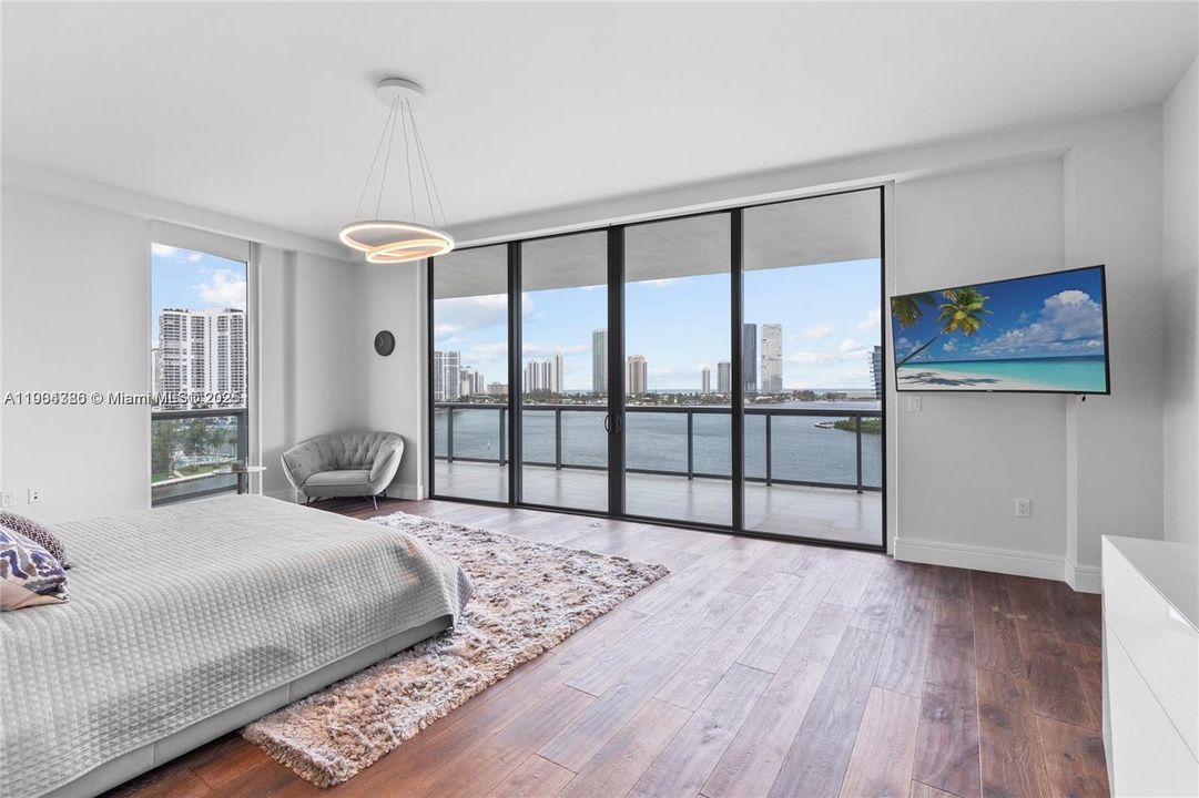 For Sale: $3,500,000 (4 beds, 6 baths, 3801 Square Feet)