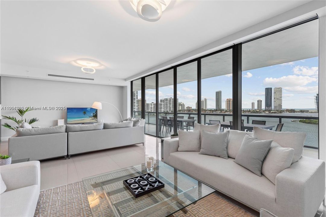 For Sale: $3,500,000 (4 beds, 6 baths, 3801 Square Feet)