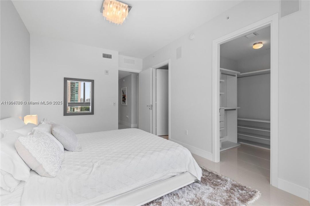 For Sale: $3,500,000 (4 beds, 6 baths, 3801 Square Feet)