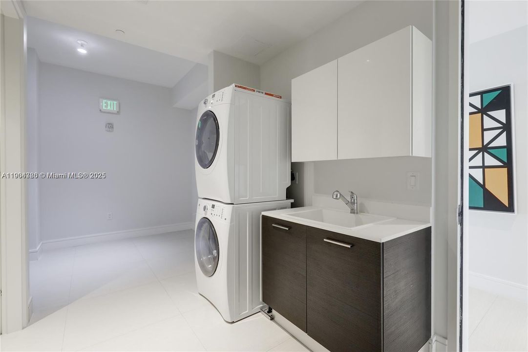 For Sale: $3,500,000 (4 beds, 6 baths, 3801 Square Feet)