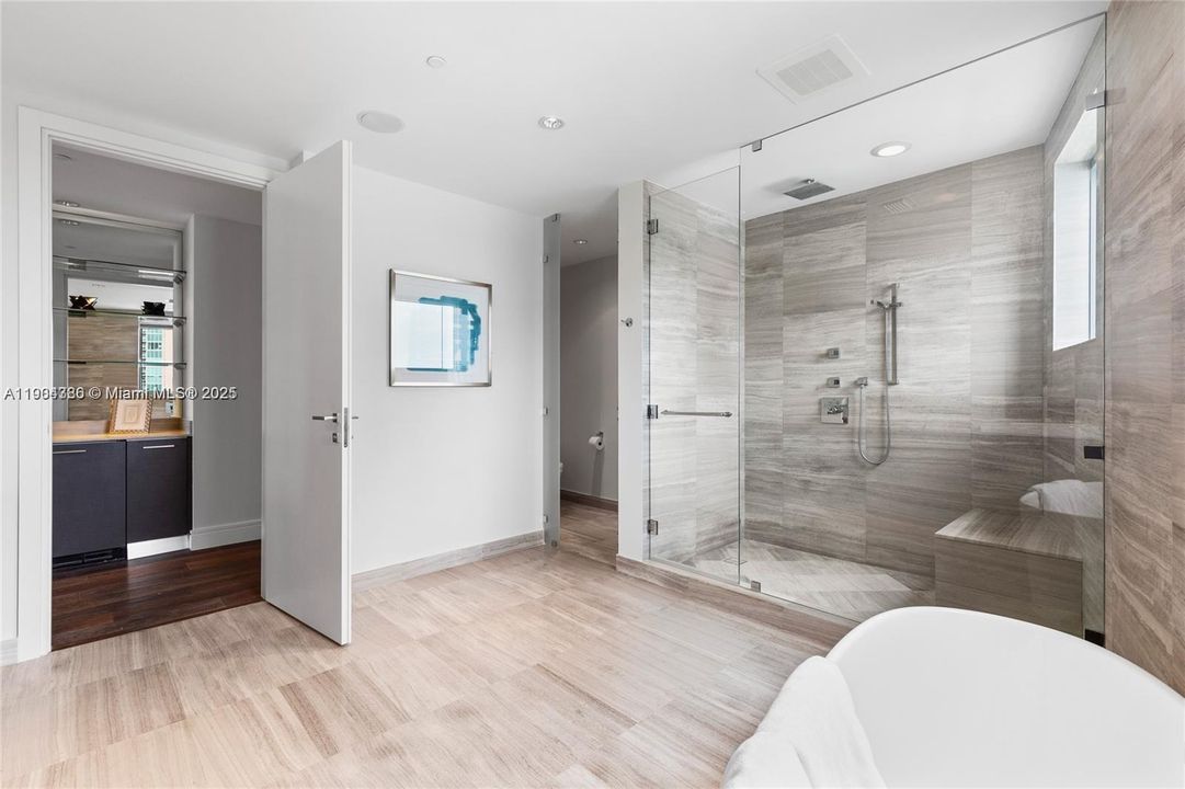 For Sale: $3,500,000 (4 beds, 6 baths, 3801 Square Feet)