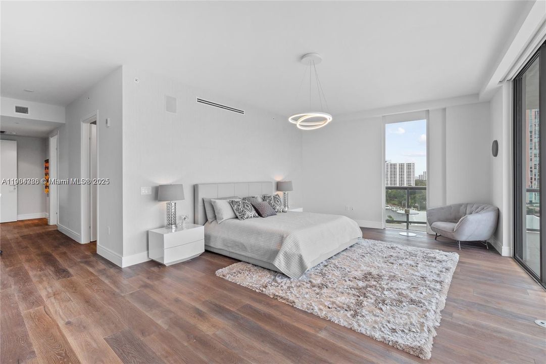 For Sale: $3,500,000 (4 beds, 6 baths, 3801 Square Feet)