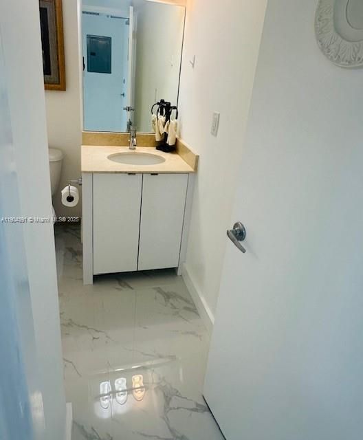 出租: $5,000 (1 贝兹, 1 浴室, 896 平方英尺)