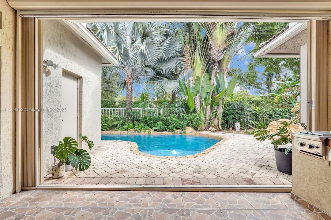 For Sale: $774,900 (4 beds, 3 baths, 2432 Square Feet)