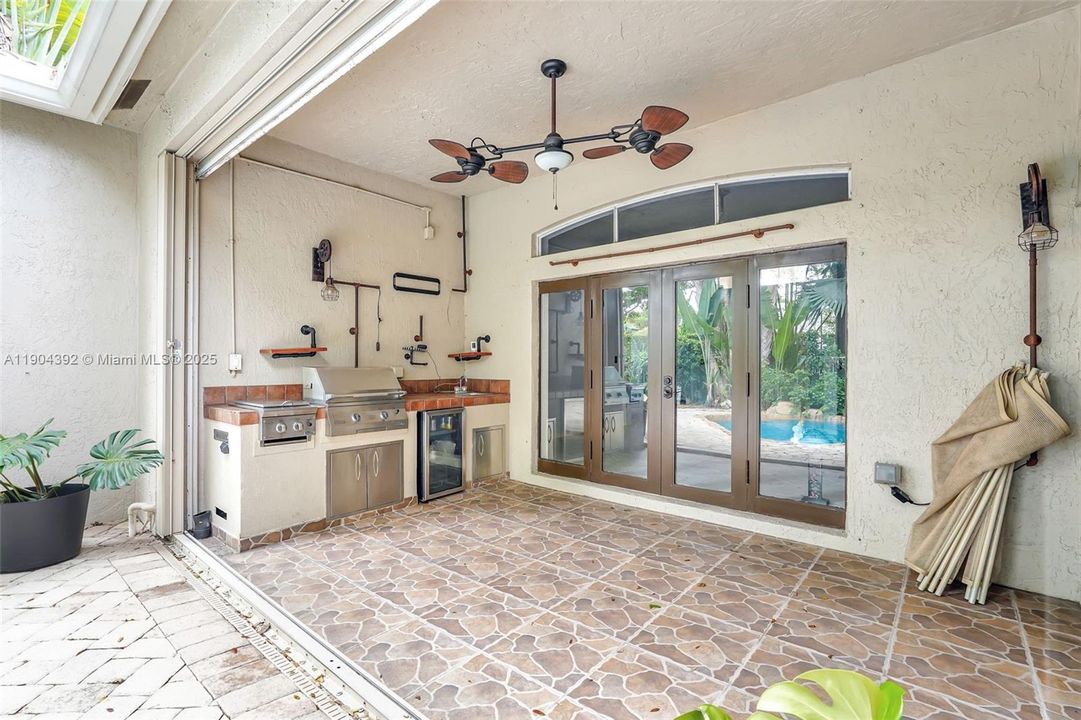 For Sale: $774,900 (4 beds, 3 baths, 2432 Square Feet)