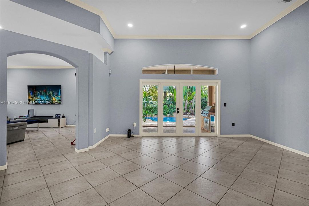 For Sale: $774,900 (4 beds, 3 baths, 2432 Square Feet)