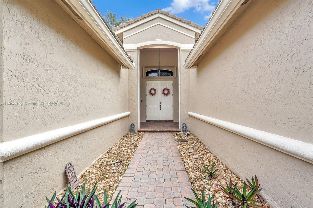 For Sale: $774,900 (4 beds, 3 baths, 2432 Square Feet)