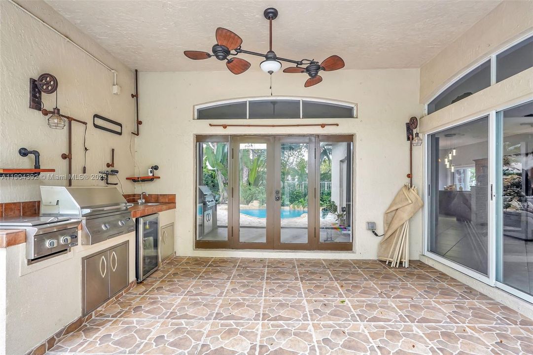 For Sale: $774,900 (4 beds, 3 baths, 2432 Square Feet)