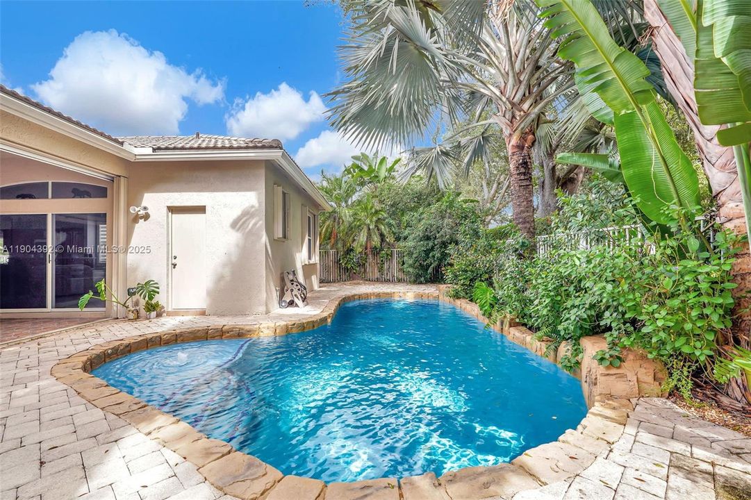 For Sale: $774,900 (4 beds, 3 baths, 2432 Square Feet)